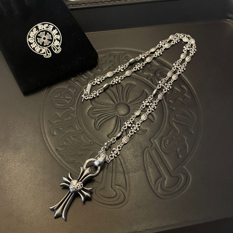 Ch*0me He**ts necklaces